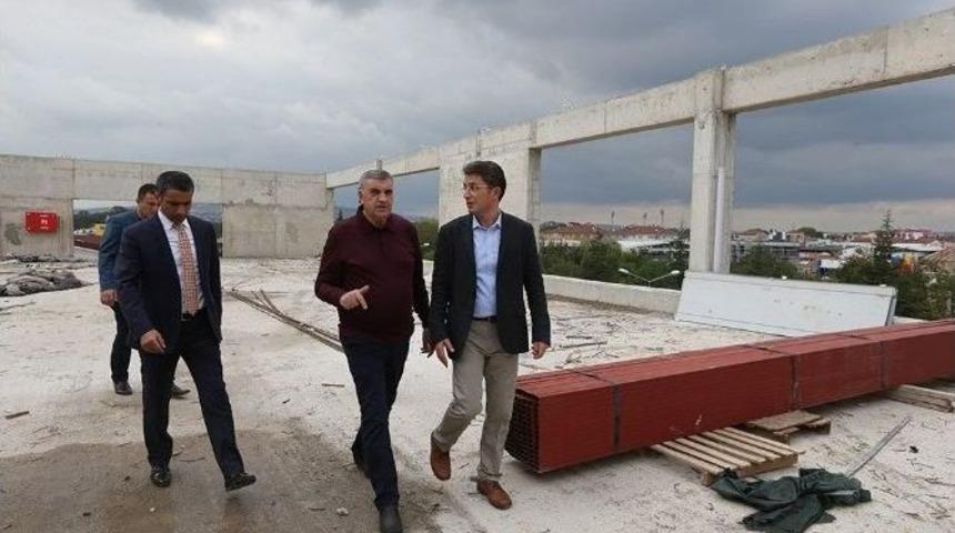 Başkan To&ccedil;oğlu, Katlı Otoparkta İncelemelerde Bulundu