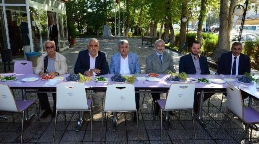 Başkan Polat &Ouml;zsan Sanayi Sitesi Esnaflarıyla Bir Araya Geldi