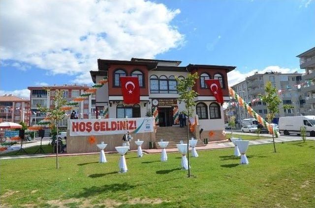 Yeşilyurt Belediyesi Esma Biltaci Kültür Ve Sanat Merkezi Hizmete Girdi