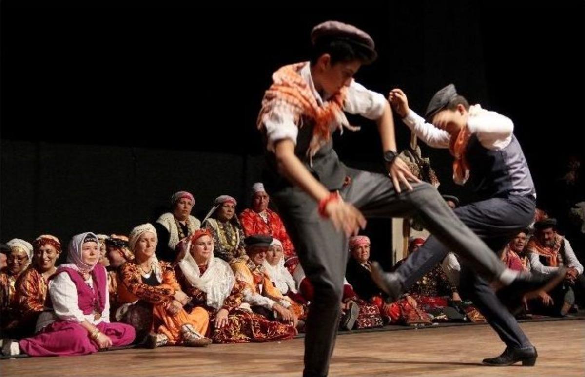 Menteşe&rsquo;de Y&ouml;r&uuml;k-zeybek Gecesi