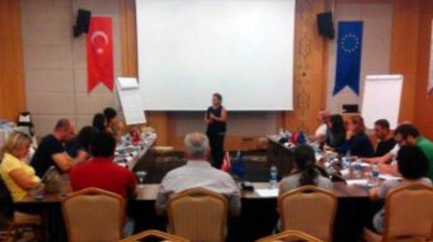 Trakya&rsquo;daki &Uuml;niversitelere "etkili İletişim Eğitimi" Hizmeti