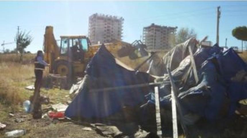 Pursaklar&rsquo;da Ka&ccedil;ak Yapı İle M&uuml;cadele S&uuml;r&uuml;yor