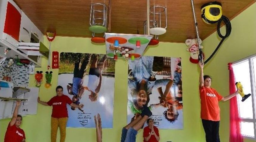 &Ouml;zel &Ccedil;ocuklar &lsquo;ters Ev&rsquo;de