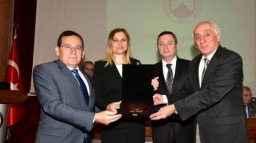 Hacısalihoğlu’ndan Beşikdüzü İçin İlginç Öneri