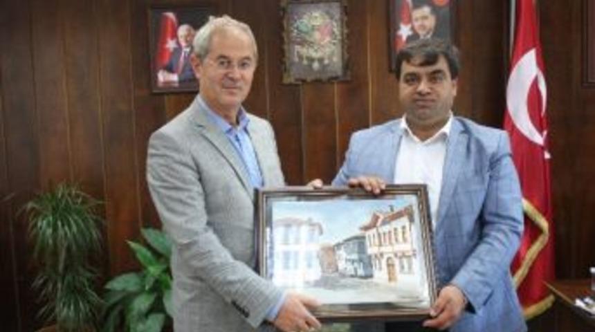 Devr-i Alem Programı Sunucusu Kahraman Osmaneli&rsquo;de