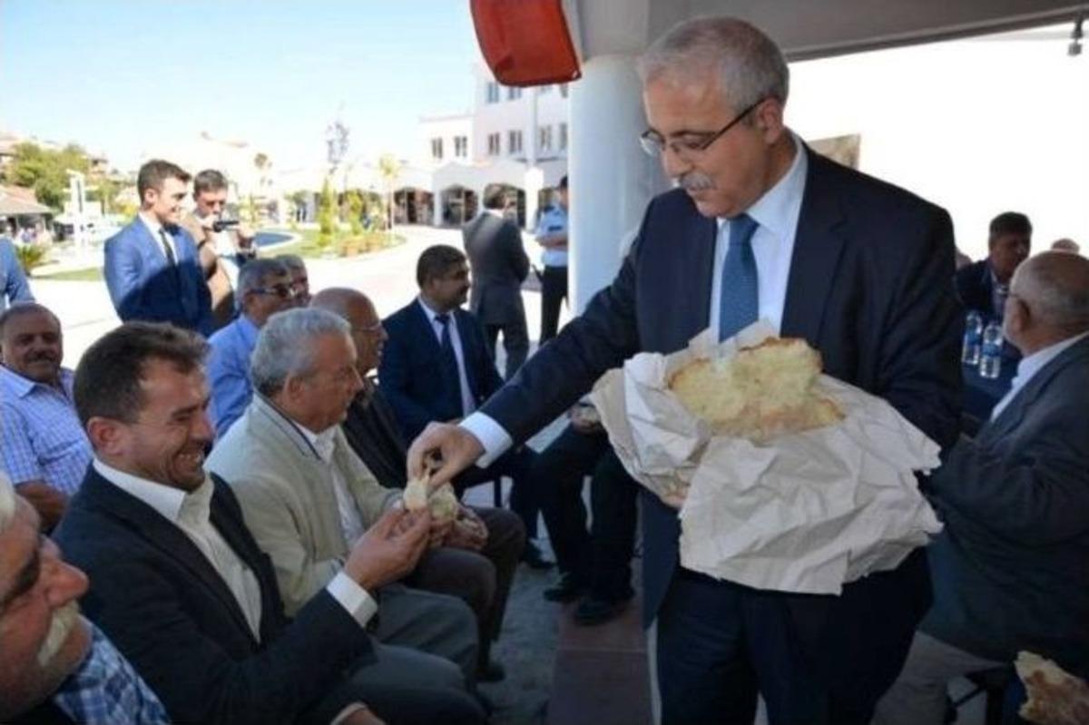 Vali G&uuml;ven&ccedil;er Ekmeğini Vatandaşla Paylaştı