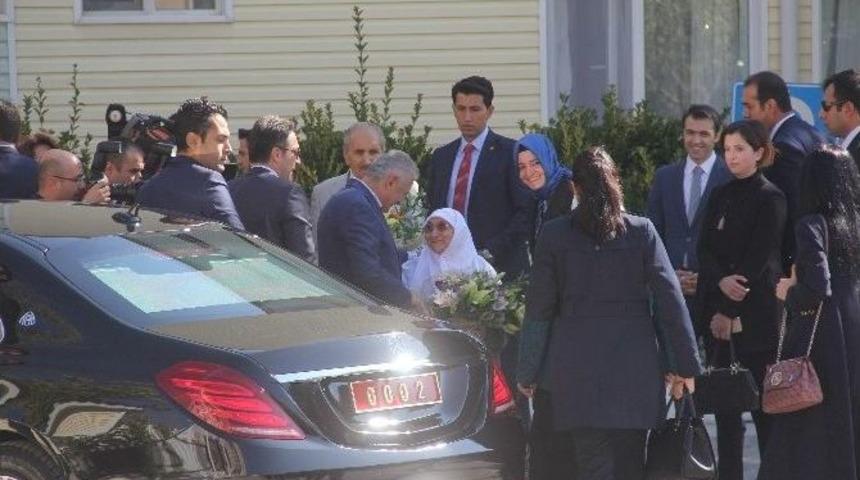 Başbakan Yıldırım, Seyranbağları Huzurevi&rsquo;ni Ziyaret Etti
