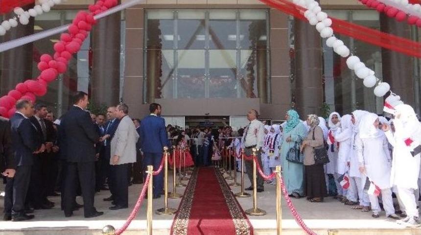 Acarsan&rsquo;dan 200 Milyon Dolarlık Hastane A&ccedil;ılışı