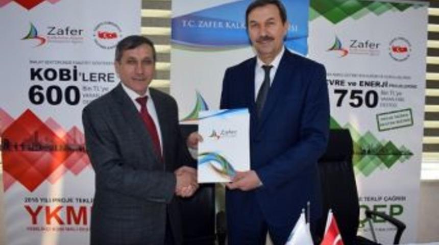 İscehisar Belediyesi’nin ‘çevreye Atılan Mermer Atıklarını Yola Getiriyoruz’ İsimli Projesinde İmzalar Atıldı