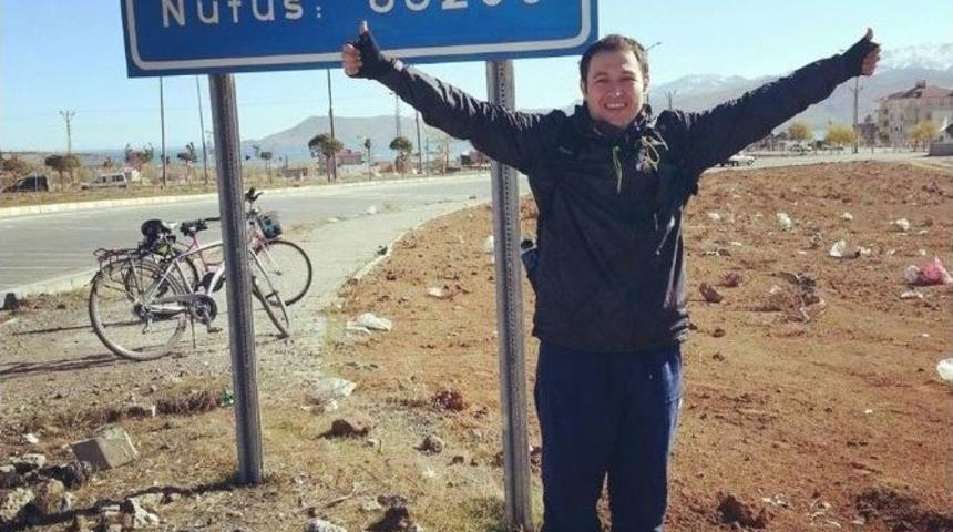 K&uuml;t&uuml;phane Farkındalığı İ&ccedil;in Van G&ouml;l&uuml; Etrafını Bisikletle Turlayacak