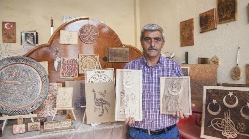 Sel&ccedil;uklu Mezar Taşları Ahşaba İşleniyor