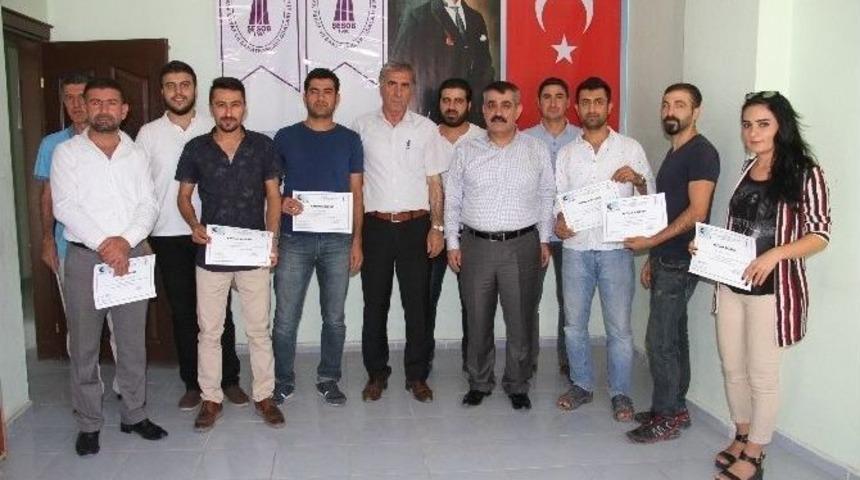 Silopi&rsquo;de Kursiyerlerin Sertifika Sevinci