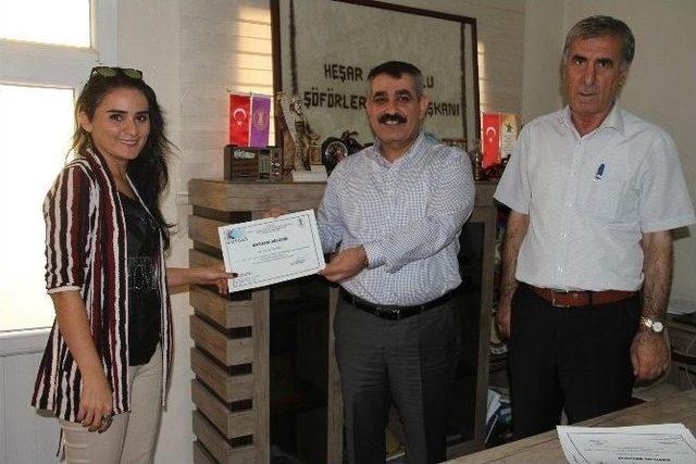 Silopi’de Kursiyerlerin Sertifika Sevinci