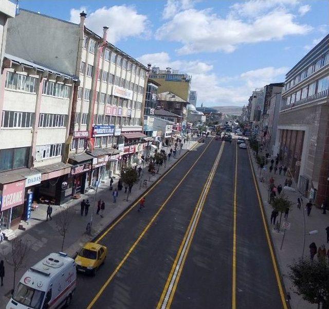 Büyükşehir Kentin Tarihi Cumhuriyet Caddesi’ni Yeniliyor