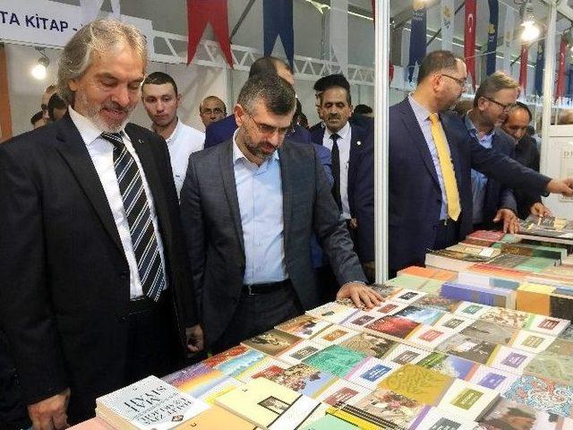 Ünlü Yazarlar, Okuyucularıyla Bu Fuarda Buluşacak