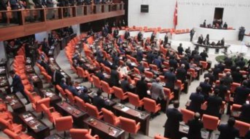 Cumhurbaşkanı Erdoğan, Meclis Genel Kurulu&rsquo;na Geldiğinde Bazı Milletvekilleri Ayağa Kalkmadı