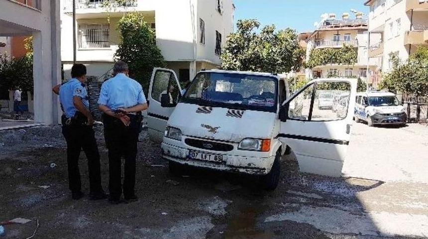 Manavgat&rsquo;ta Park Halindeki Kamyonette Yangın