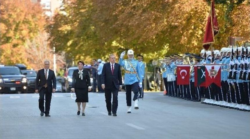 Cumhurbaşkanı Erdoğan&rsquo;ı Meclis&rsquo;te Polislerin Oluşturduğu T&ouml;ren Mangası Karşıladı