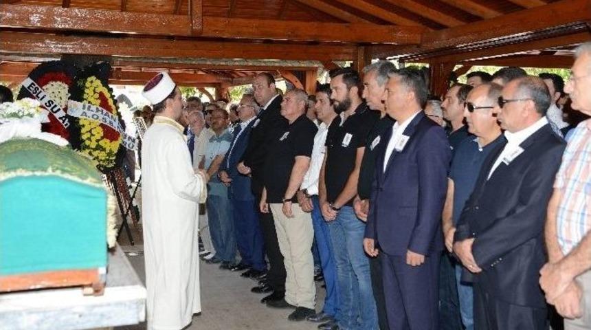 İşadamı Mansur Ekici Toprağa Verildi