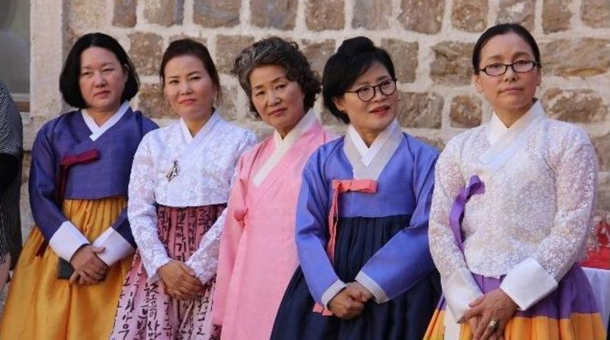 Koreli Kadınların 400 Yıl &Ouml;nce 8 İ&ccedil; &Ccedil;amaşırını &Uuml;st &Uuml;ste Giydikleri Ortaya &Ccedil;ıktı