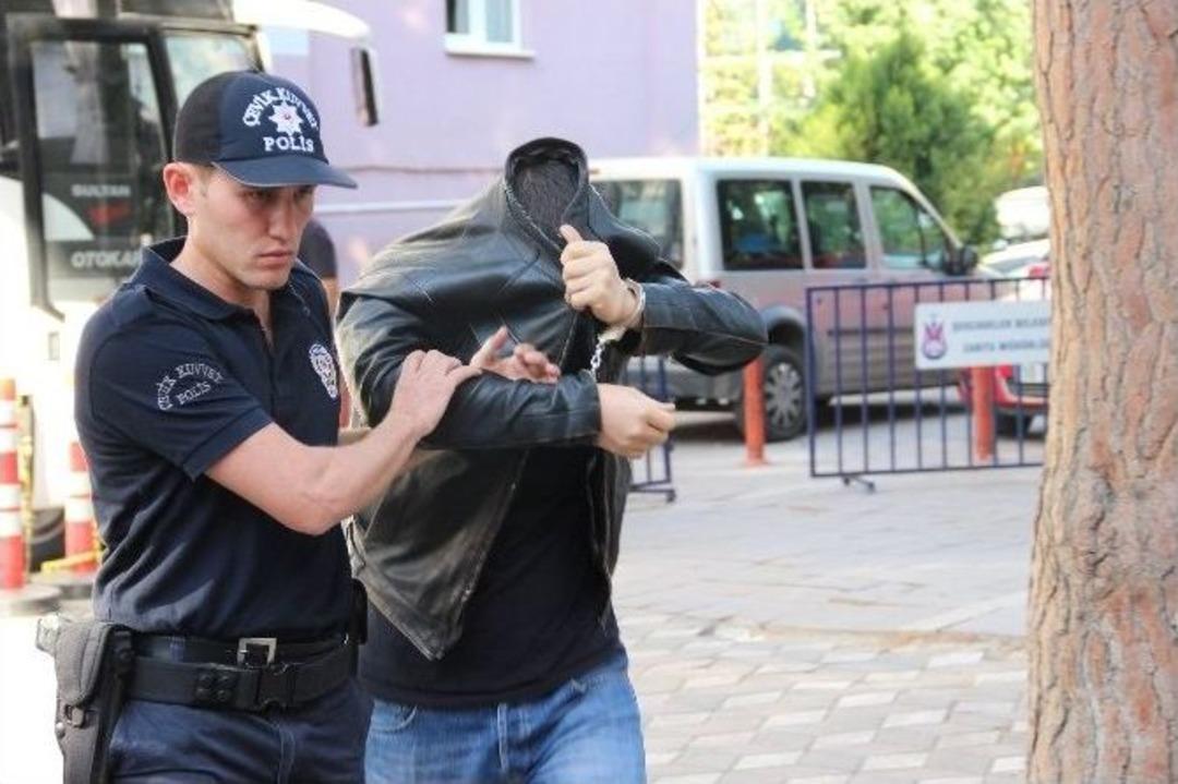 Manisa&rsquo;da 11 Fet&ouml; Zanlısı Sağlık Kontrol&uuml;nden Ge&ccedil;irildi