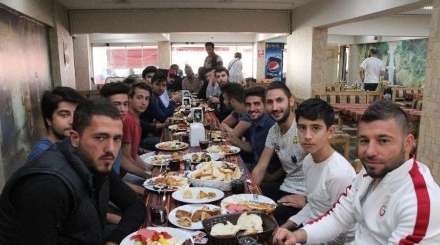 Bilecikspor Ma&ccedil; Sabahı Kahvaltıda Buluştu