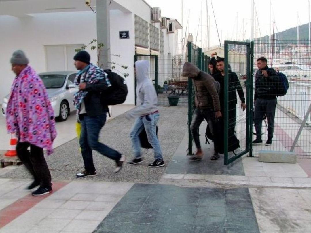 Ege&rsquo;de D&ouml;rt Ayrı Operasyonla 202 Sığınmacı Yakalandı