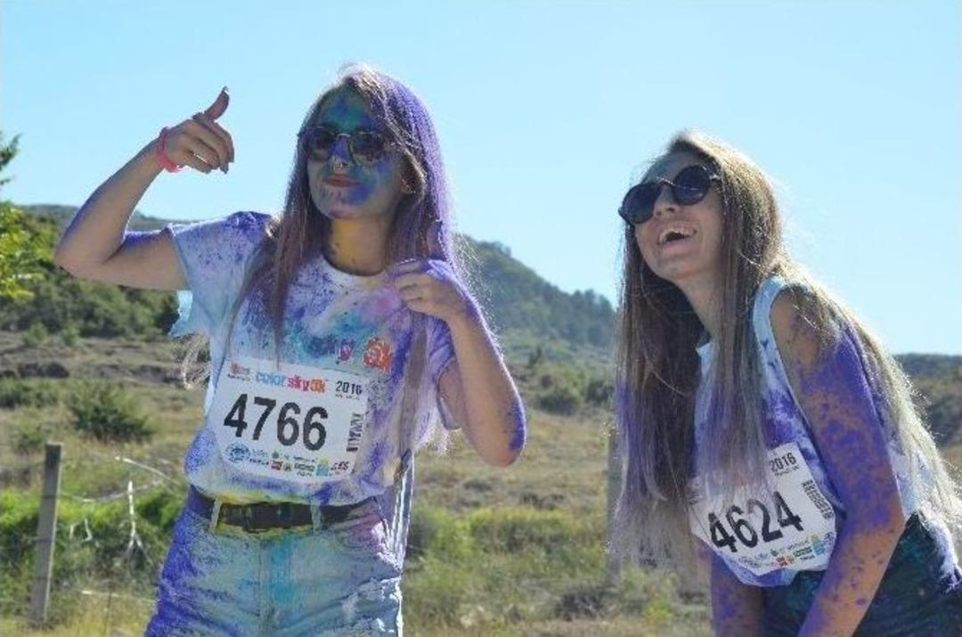 Bu Koşu &Ccedil;ok Renkli