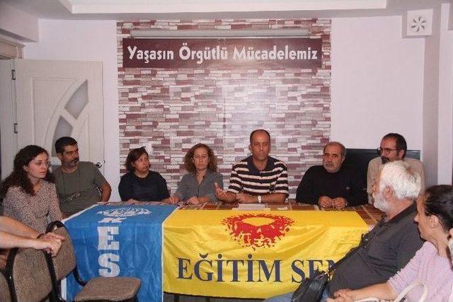 Bergama’da Eğitim-sen Üyelerinden, Maaş Kesme Cezasına Protesto