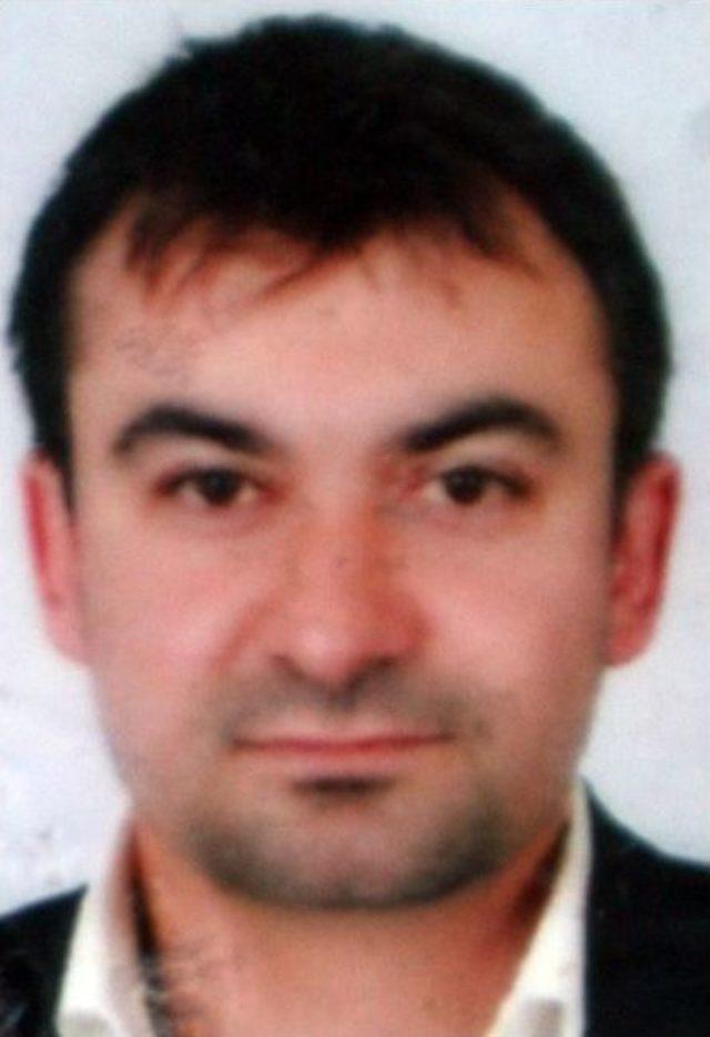 Boşanmak İsteyen Karısının G&ouml;z&uuml; &Ouml;n&uuml;nde Kendini Vurdu 2