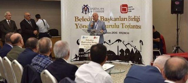 Başkan Sekmen Yerel Yöneticilere Belediyeciliği Anlattı