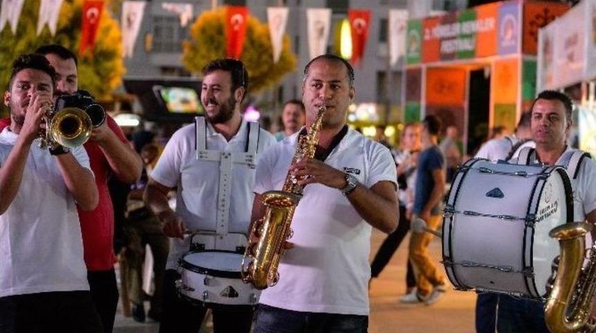 Muratpaşa&rsquo;nın Kent Bandosu Mest Etti