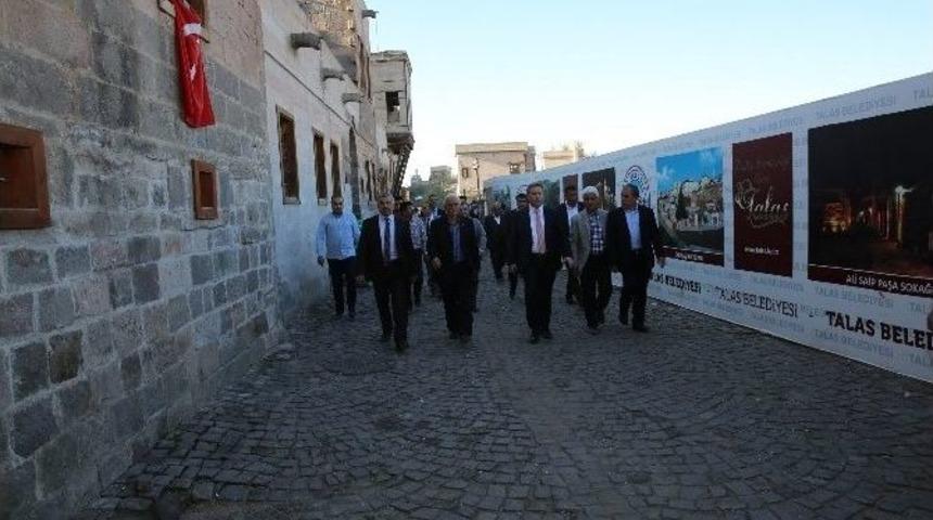 Başkan &Ccedil;elik, M&uuml;zeler Genel M&uuml;d&uuml;r&uuml; Kurt İle Bir Dizi İncelemede Bulundu