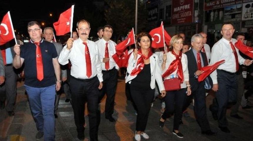 Gazi Şehirden &lsquo;&rsquo;15 Temmuz Dayanışma Kampanyası&rsquo;&rsquo;na Anlamlı Bağış