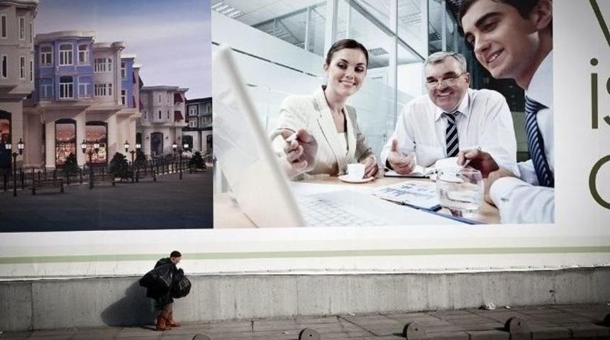 Serra Akcan, Tarık Dursun K. Yazar Evi&rsquo;nde