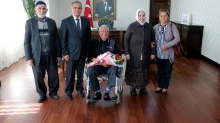 Huzurevi Sakinlerinden Vali Tapsız&rsquo;a Ziyaret