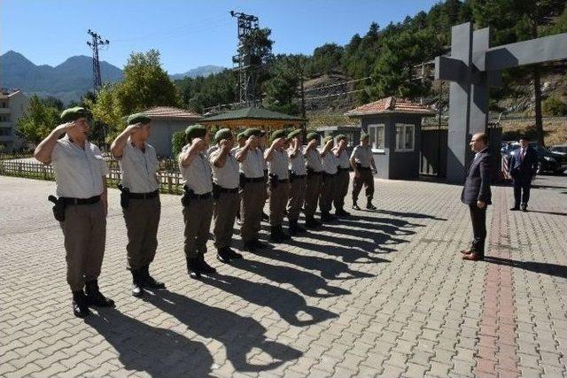 Vali Demirtaş, İlçe Gezilerini Pozantı İle Sürdürdü