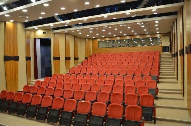 Büyükşehir Belediyesi’nden Yeni Konferans Salonu