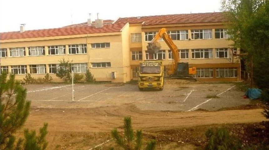 İmam Hatip Lisesi Pansiyonunun İlk Kazması Vuruldu