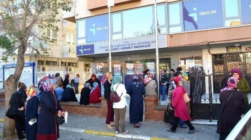 Edremit İş-kur&rsquo;da &lsquo;iş&rsquo; İzdihamı