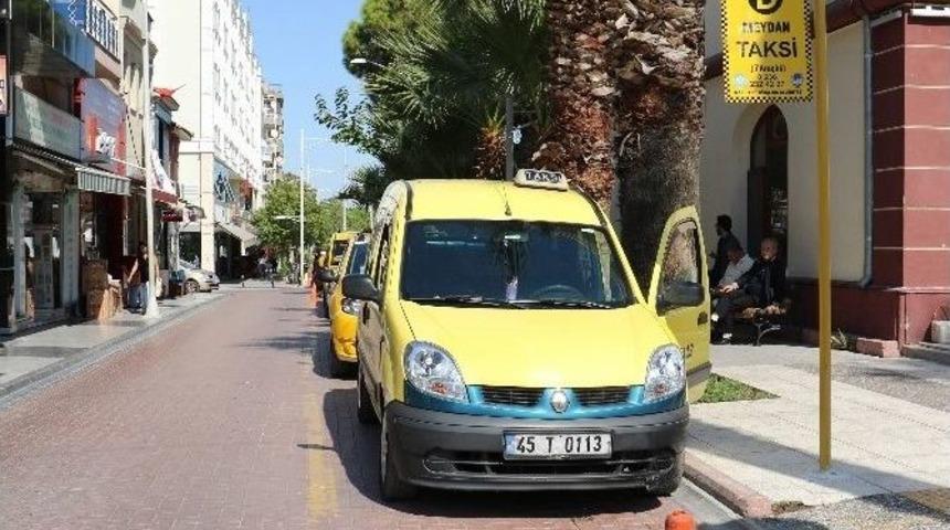 B&uuml;y&uuml;kşehir, Taksi Duraklarının Levhalarını Yeniliyor