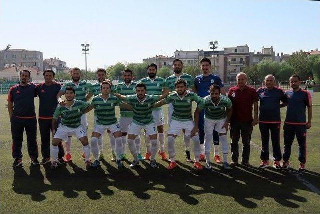 Bornova Belediye Spor 4 - Foça Belediye Spor 0