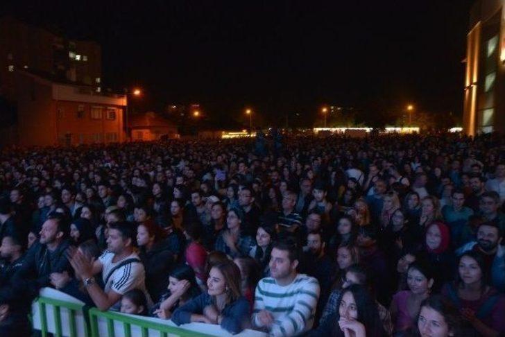 Yeni Türkü Sempozyum Ateşi İle Buluştu G4