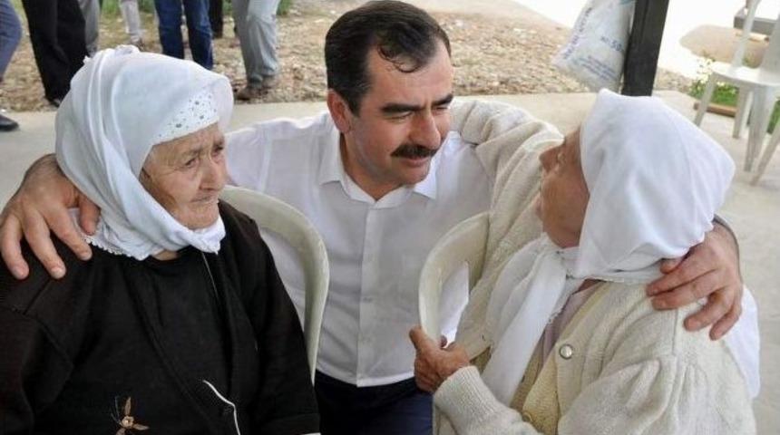 Mehmet Erdem Yaşlıları Unutmadı