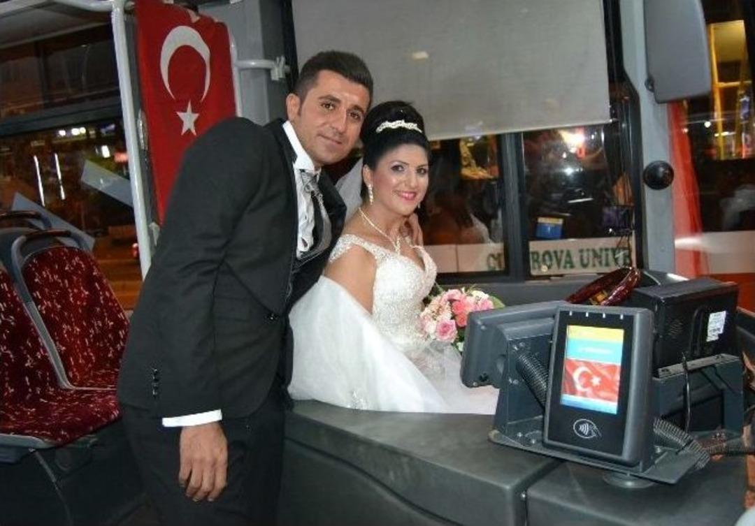 (&ouml;zel Haber) Şof&ouml;r &Ccedil;iftin Gelin Arabası Belediye Otob&uuml;s&uuml; Oldu
