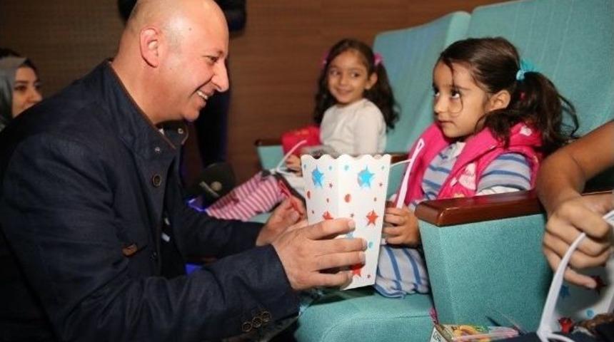 Şehit Ve Gazi &Ccedil;ocuklarına &Ccedil;olakbayrakdar&rsquo;dan Vefa &Ouml;rneği