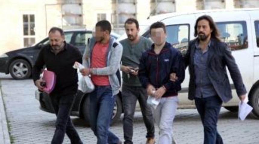 Oto Hırsızları Yakalandı