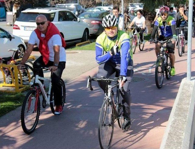 Sağlık İçin 30 Kilometre Pedal Çevirdiler