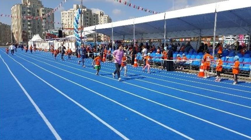 Binlerce Minik &Ccedil;ocuk Maratonu&rsquo;nda Ter D&ouml;kt&uuml;