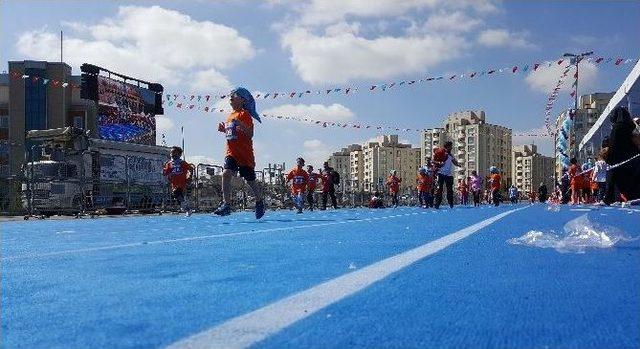 Binlerce Minik Çocuk Maratonu’nda Ter Döktü